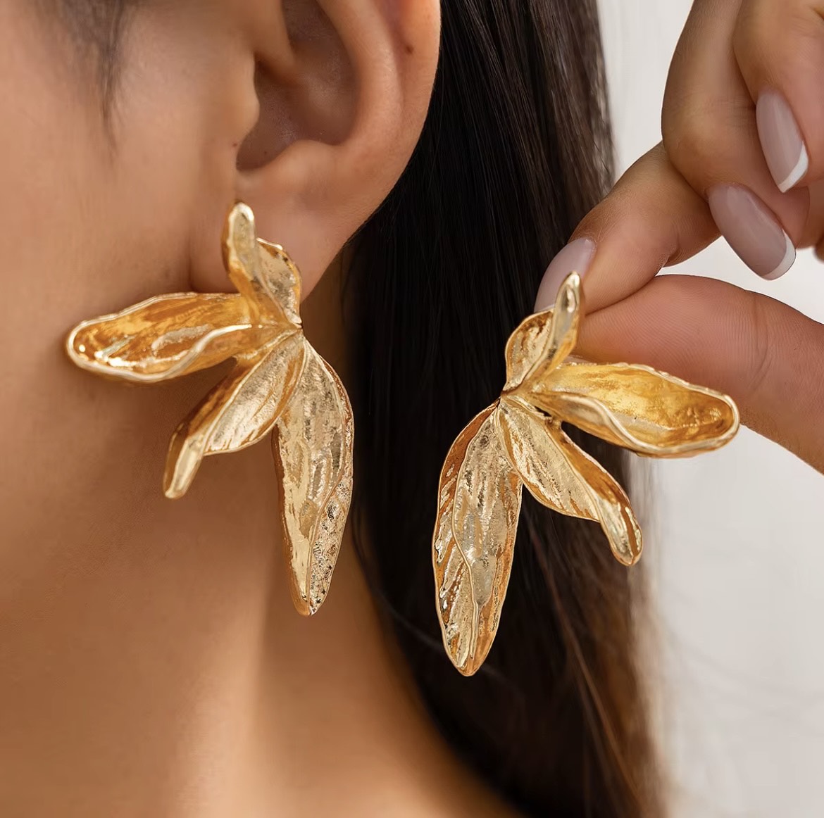Golden Leaf Elegance Earrings